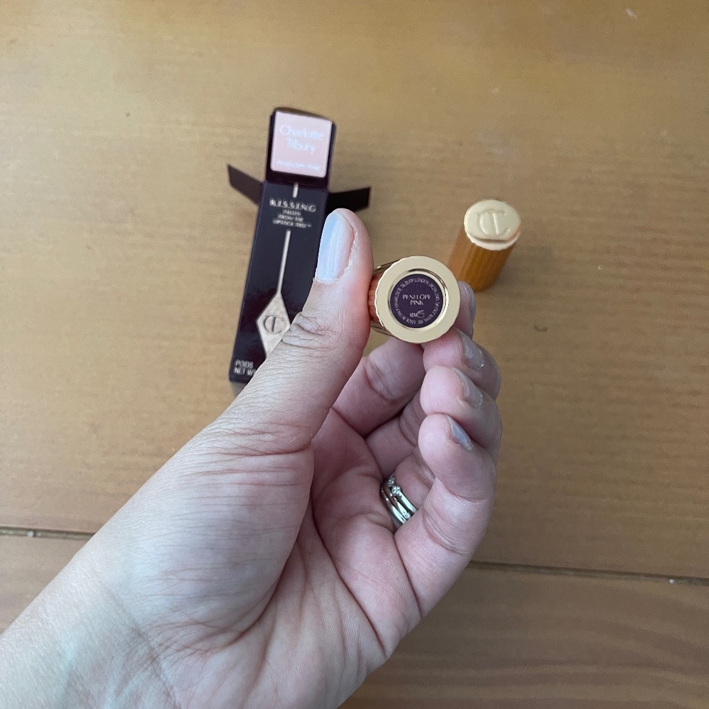 Charlotte Tilbury K.I.S.S.I.N.G Lipstick